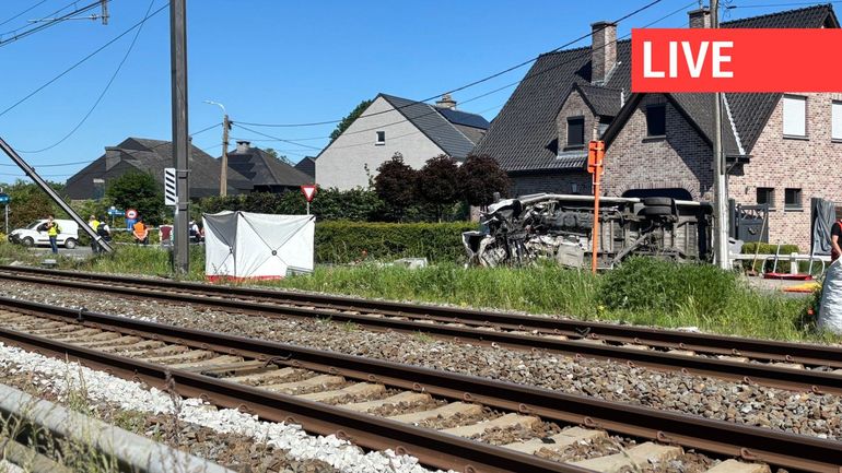 Direct - collision entre un car scolaire et un train à Buggenhout : 4 morts, dont 2 adolescents de 12 et 15 ans, une enquête est en cours