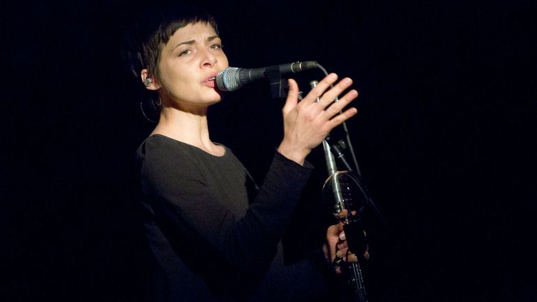 "Pendant un an, j'ai dû réapprendre à parler", une pneumonie pulmonaire a failli faire basculer le destin de la chanteuse de jazz Mélanie De Biasio