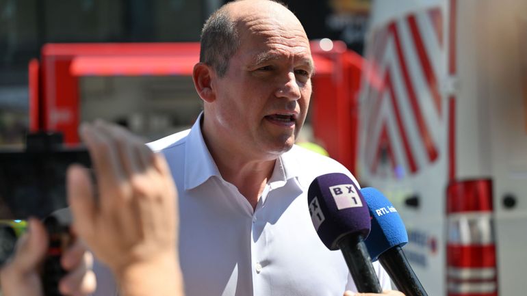 Incendie du bâtiment OXY : "Mes pensées vont aux victimes, à leurs familles et à leurs proches", dit Philippe Close