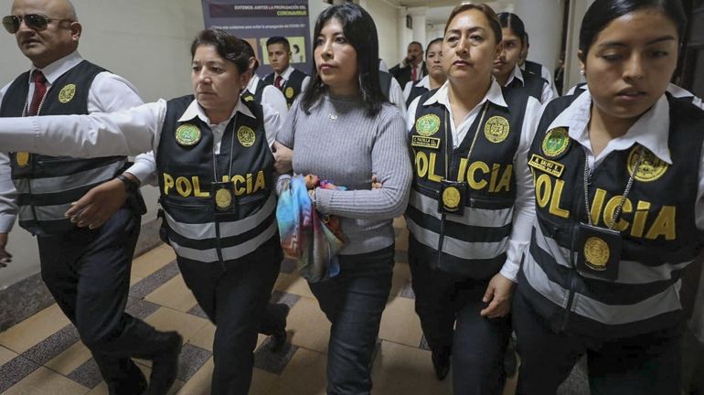 Pérou : la justice émet un mandat d'arrêt international contre l'ex-Première ministre