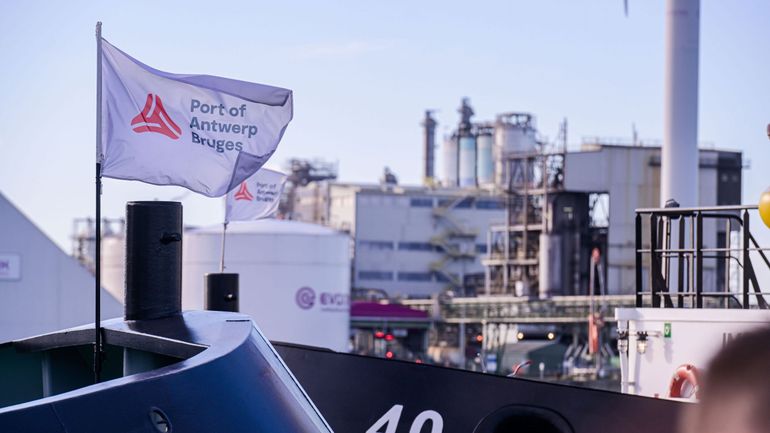 Plus de 40 navires bloqués par une grève des pilotes au port d'Anvers-Bruges, pas d'amélioration attendue avant samedi matin