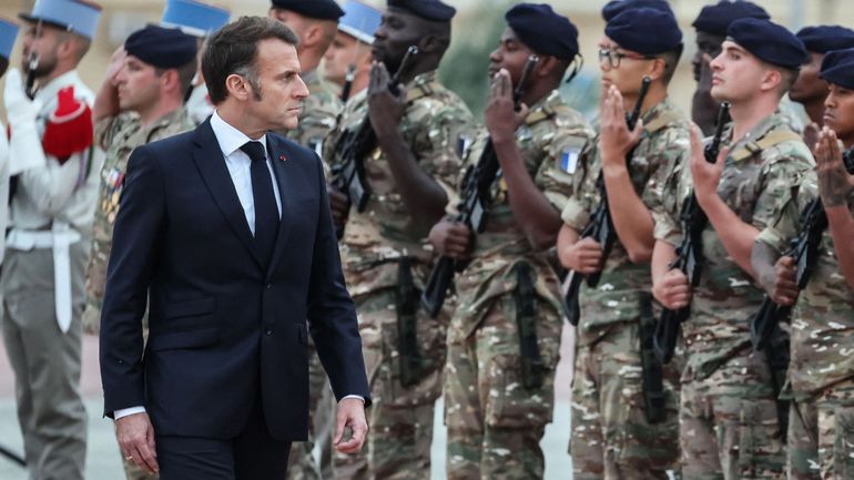 Le président français Emmanuel Macron donne le coup d’envoi de la construction d’un nouveau porte-avions français pour remplacer le Charles De Gaulle