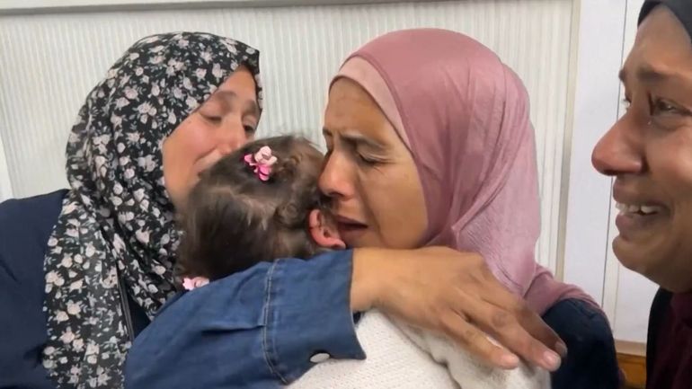 Nés prématurément sous les bombes à Gaza : les retrouvailles bouleversantes de bébés et de leurs parents