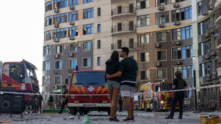 Guerre en Ukraine : frappes russes nocturnes sur Odessa et Zaporijjia, ainsi que sur une usine ArcelorMittal à Kryvyï Rig
