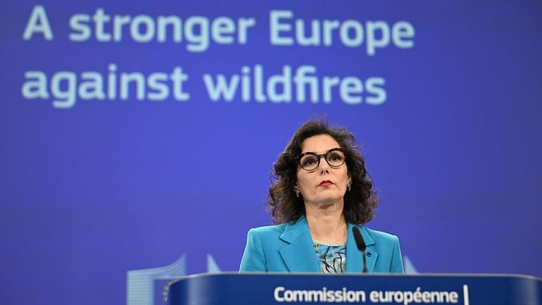 Mégafeux de forêts en Europe : pour Hadja Lahbib, "les États membres ont tendance à appeler quand ils sont dépassés", "il faut une approche holistique"