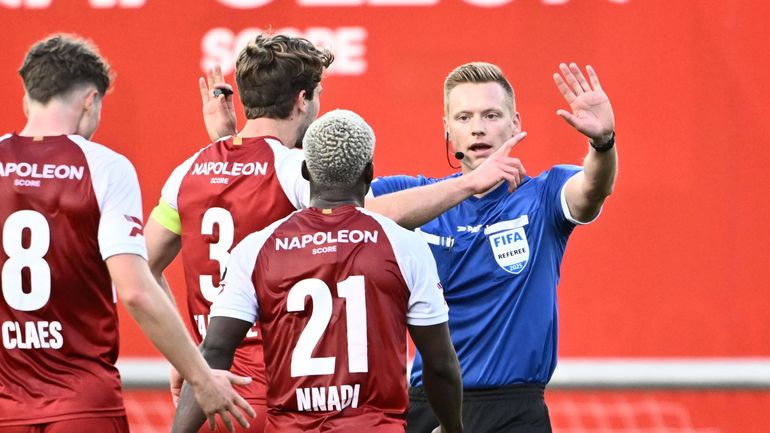 Zulte-Waregem s’arrête de jouer, l’Union en profite pour marquer : phase litigieuse après un quiproquo avec l’arbitre