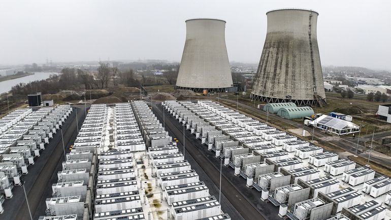 Parcs de batteries pour stocker l'énergie : quels avantages pour les consommateurs ?