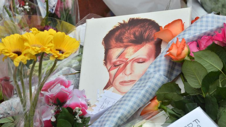 David Bowie vaincu par la maladie : la trace indélébile d’un héros, un artiste caméléon aux mille visages…