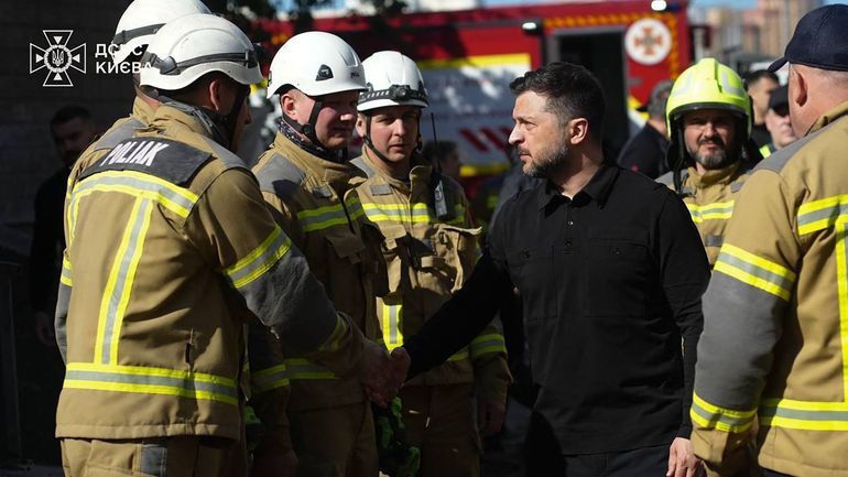 Guerre en Ukraine : Zelensky promet des frappes contre des sites pétroliers russes, après la lourde attaque sur Kiev