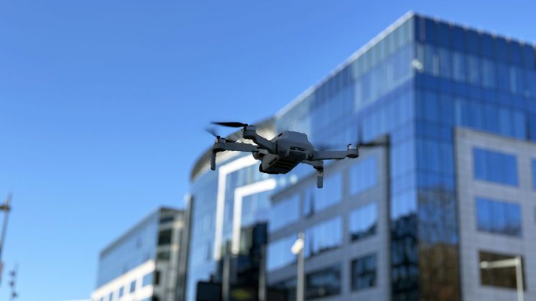 Drones dans l'espace aérien belge : le parquet fédéral enquête sur 17 incidents impliquant des drones