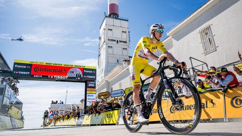 Tadej Pogacar a "eu des doutes sur le fait de continuer" le Tour de France, à cause d’une blessure au genou
