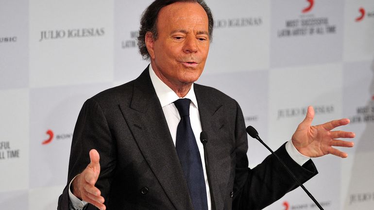 Julio Iglesias accusé de viols et de harcèlement par deux anciennes employées, une plainte déposée