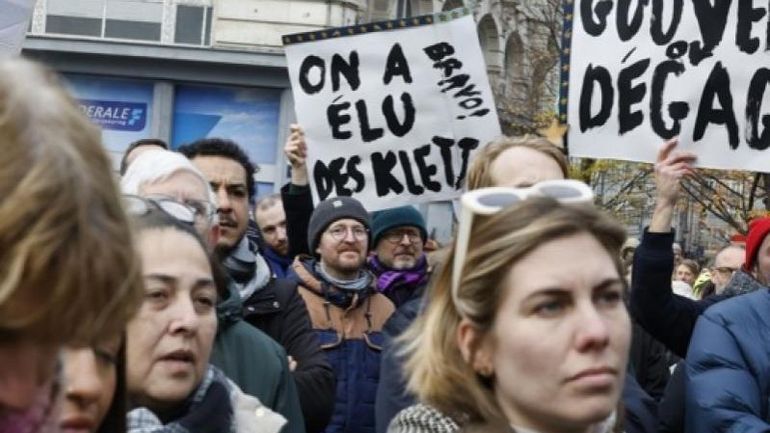 Formation bruxelloise – 500 personnes manifestent pour exiger un gouvernement Formation bruxelloise – 500 personnes manifestent pour exiger un gouvernement