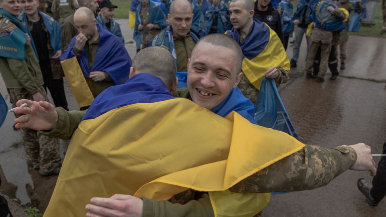 Guerre en Ukraine : nouvel échange de prisonniers entre la Russie et l'Ukraine