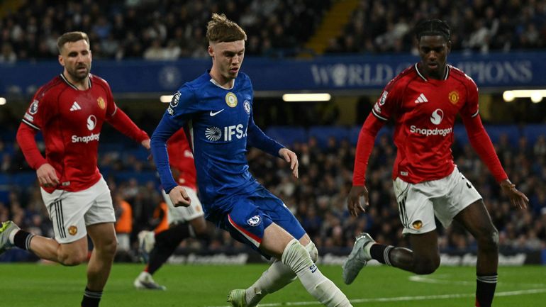 Chelsea domine Manchester United mais s'incline à nouveau et lâche prise
