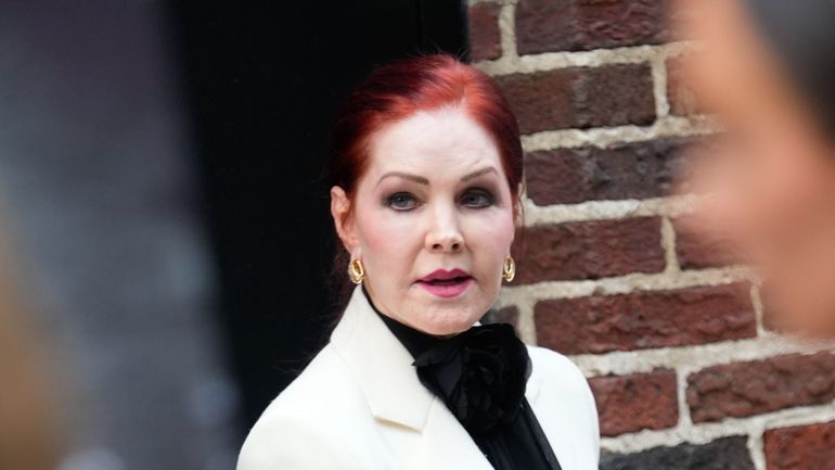 Priscilla Presley remporte une victoire judiciaire face à sa partenaire d’affaires
