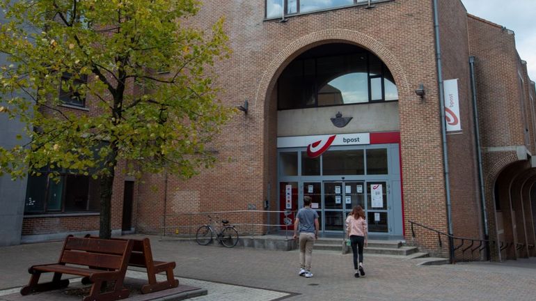 Mouscron : une partie du personnel de bpost a arrêté le travail ce vendredi matin, le mouvement pourrait s'étendre selon les syndicats