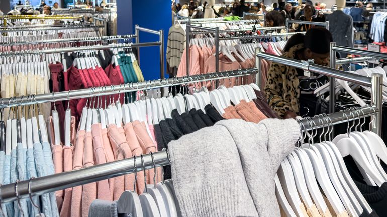 La France entérine une loi contre l'ultra fast fashion avec Shein et Temu dans le viseur