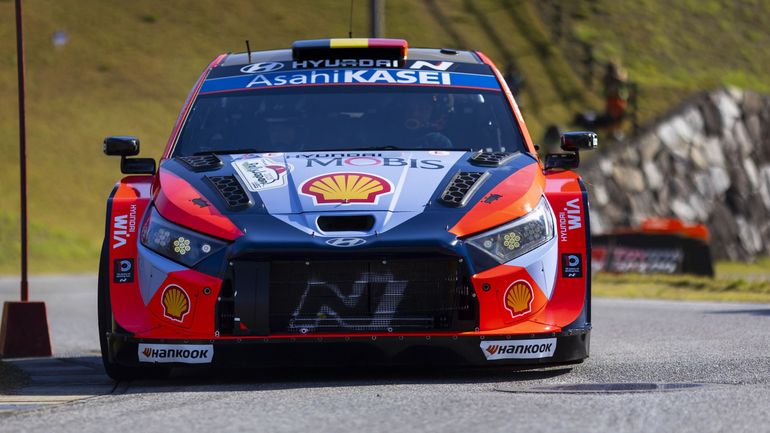 Direct commenté - WRC Japon : Ogier se fâche et s'échappe, Neuville résigné à la 7e place Direct commenté - WRC Japon : Ogier se fâche et s'échappe, Neuville résigné à la 7e place