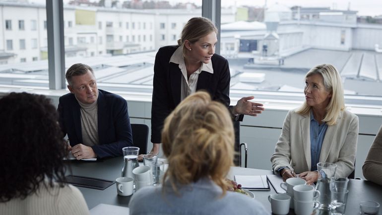 Plus de femmes dans les comités de direction des entreprises publiques : les (petits) pas de la Belgique