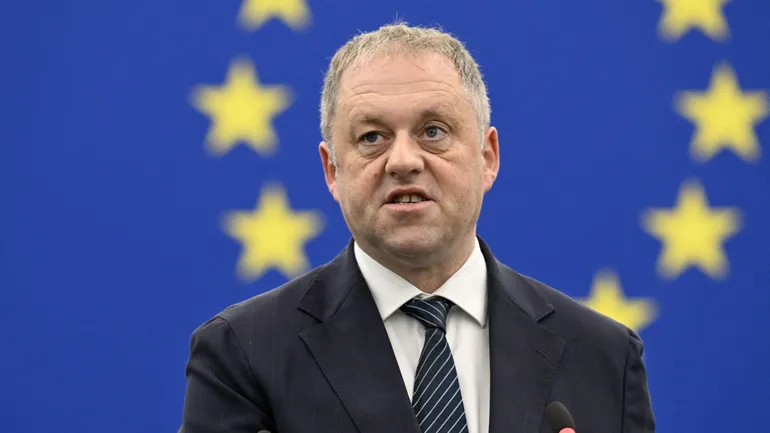 Thomas Byrne, ministre irlandais des affaires européenne a présenté une nouvelle version de la negobox sur le budget européen 2028-2034 qui ne satisfait personne