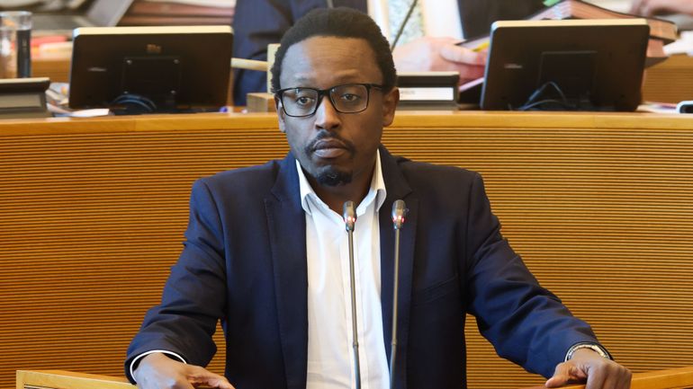 Le parlement wallon réduit les pensions des députés : pas assez, selon Ecolo et le PTB qui se sont abstenus lors du vote