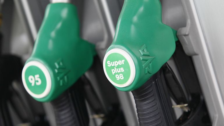 Le prix de l'essence va atteindre son plus haut niveau depuis 2022 et dépasse les 2 euros