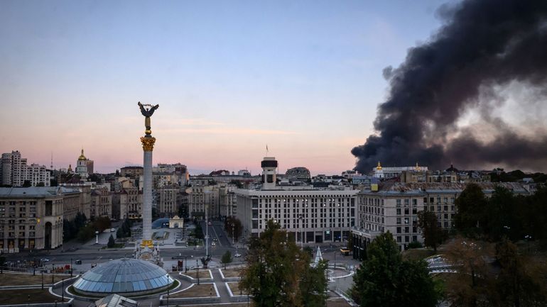 Guerre en Ukraine : à peine les émissaires de Trump repartis, les missiles russes de Poutine s'abattent de nouveau sur Kiev