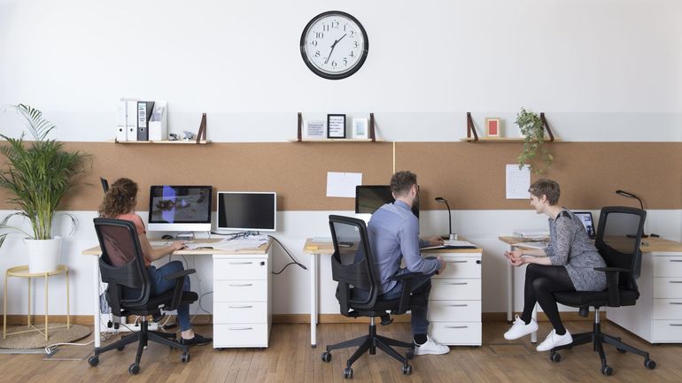 Comment le télétravail et l'IA redéfinissent notre rapport au temps de travail