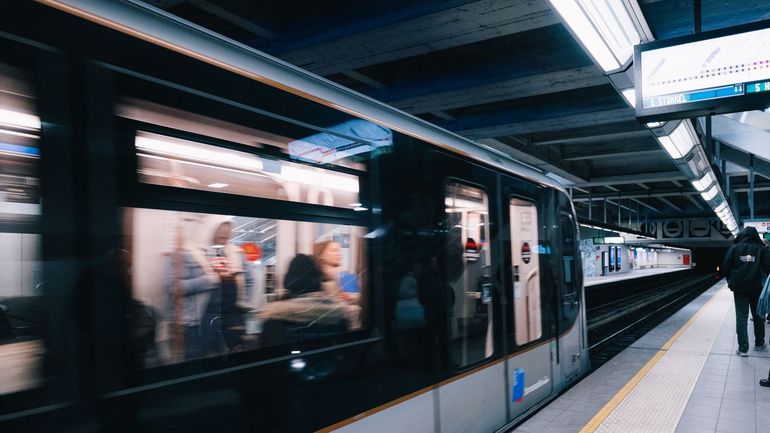 STIB : dans un groupe Whatsapp, des conducteurs classaient leurs collègues féminines selon des critères sexuels