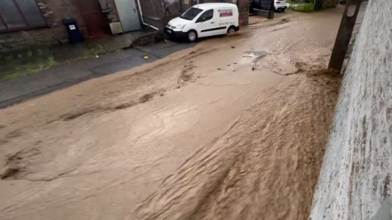 Torrents de boue, rues inondées : le plan d'urgence communal déclenché à Aiseau-Presles