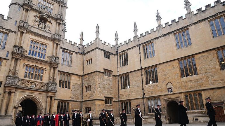Oxford maintient sa première place internationale, trois universités belges dans le top 200 du classement Times Higher Education