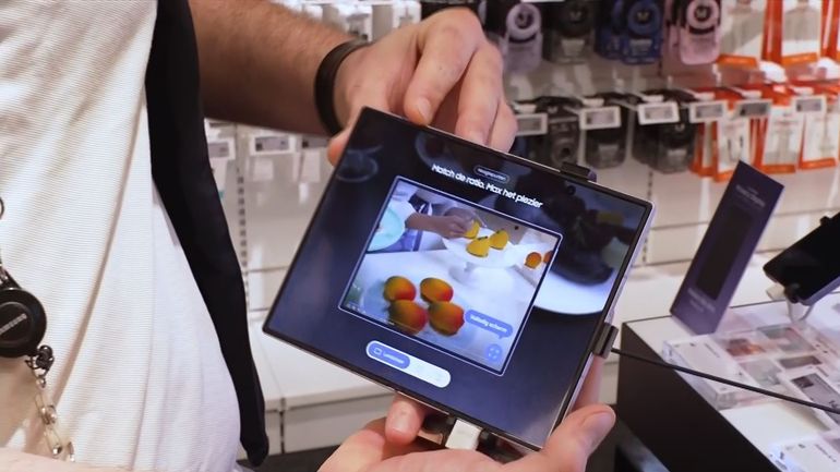 Apple dévoile son premier téléphone pliable, l'iPhone Duo, sept ans après Samsung