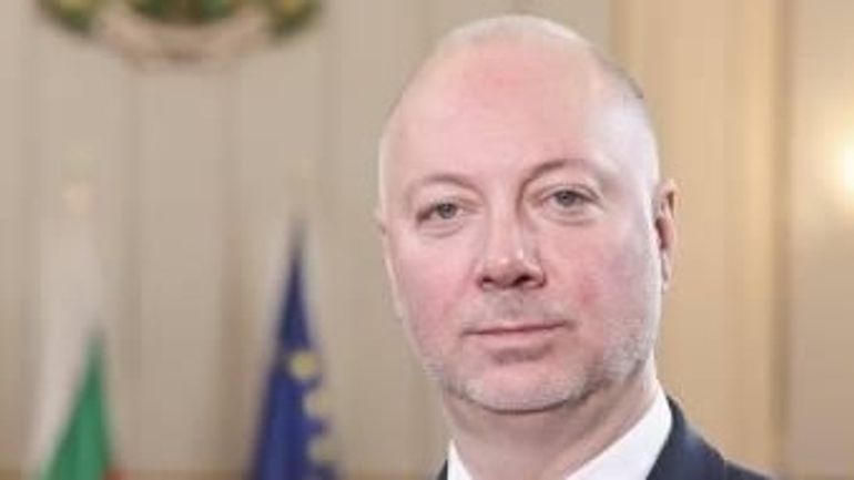 Bulgarie : le Premier ministre Rossen Jeliazkov annonce la démission de son gouvernement, sous la pression de la rue Bulgarie : le Premier ministre Rossen Jeliazkov annonce la démission de son gouvernement, sous la pression de la rue