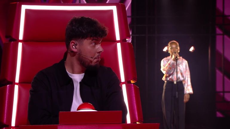 Maëlys,14 ans : quand la timidité laisse place à une voix incroyable Maëlys,14 ans : quand la timidité laisse place à une voix incroyable