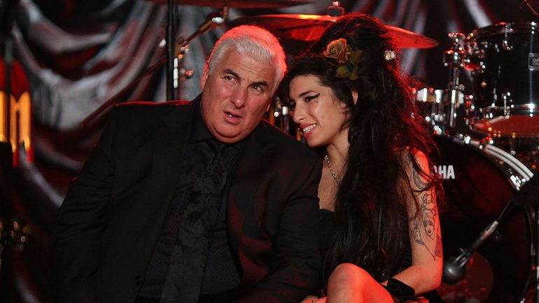 Amy Winehouse et son père, amour et ambition, une question qui dérange : y a-t-il eu trahison ? Amy Winehouse et son père, amour et ambition, une question qui dérange : y a-t-il eu trahison ?
