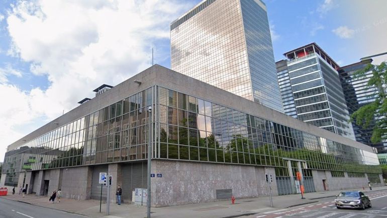 Bruxelles : un bâtiment fédéral près de la gare du Nord servira à l’accueil hivernal des sans-abri Bruxelles : un bâtiment fédéral près de la gare du Nord servira à l’accueil hivernal des sans-abri