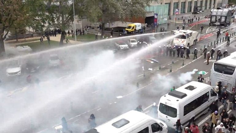 La CGSP dénonce des violences policières lors de plusieurs manifestations et demande une commission d’enquête parlementaire. La CGSP dénonce des violences policières lors de plusieurs manifestations et demande une commission d’enquête parlementaire.