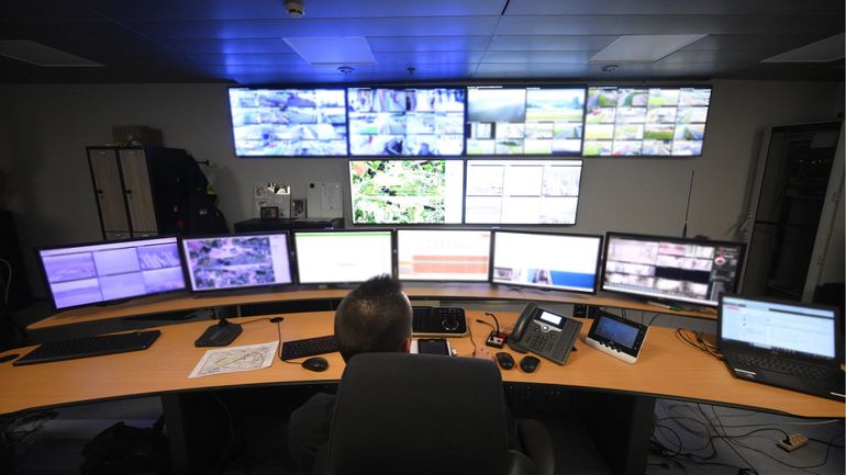 Nouvelle interruption du trafic aérien à l'aéroport de Liège ce dimanche soir après les signalements de drones: les vols ont repris