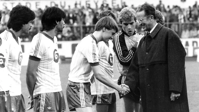 Benfca x Anderlecht, Taça UEFA 1983. Assstênca: mas de 120,000. : r/benfca