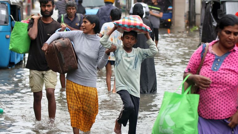 Sri Lanka : le bilan grimpe à 123 morts après les inondations et glissements de terrain qui accablent le pays