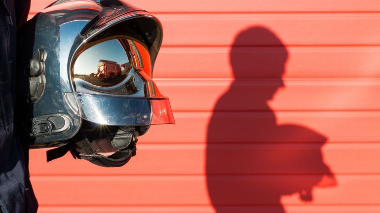 Feux de forêt en France : situation "défavorable" pour un incendie à Monthermé (Ardennes), à deux pas de la frontière belge