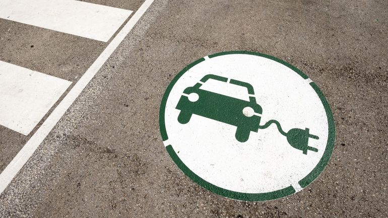 Voiture électrique : l'assouplissement européen, stratégie gagnante ou perte de temps ?