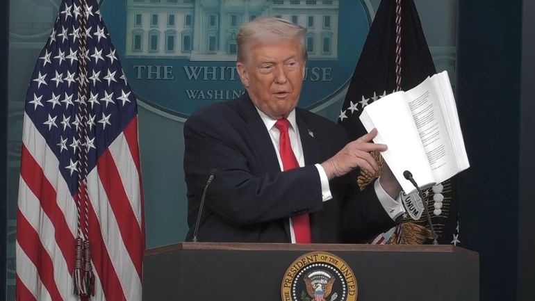 Donald Trump déplore que son bilan économique "n'atteigne pas les Américains" et s'en prend aux immigrants illégaux