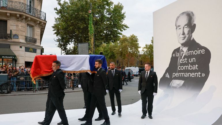 Un homme de 23 ans en garde à vue après la profanation de la tombe de Robert Badinter