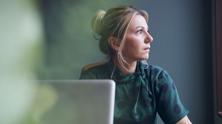 Débat : les femmes davantage absentes au travail que les hommes, ça vous surprend ? Débat : les femmes davantage absentes au travail que les hommes, ça vous surprend ?