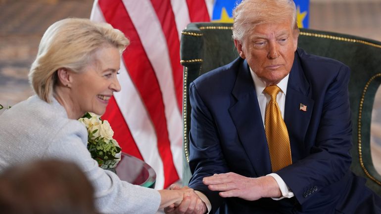 Face à Trump et aux géants de la tech, l'Europe doit "imposer son contre-modèle", plaide le politologue Roland Cayrol