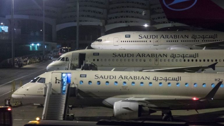 Treize morts et plus de 300 blessés dans une attaque imputée aux Houthis contre l'aéroport de Ryad