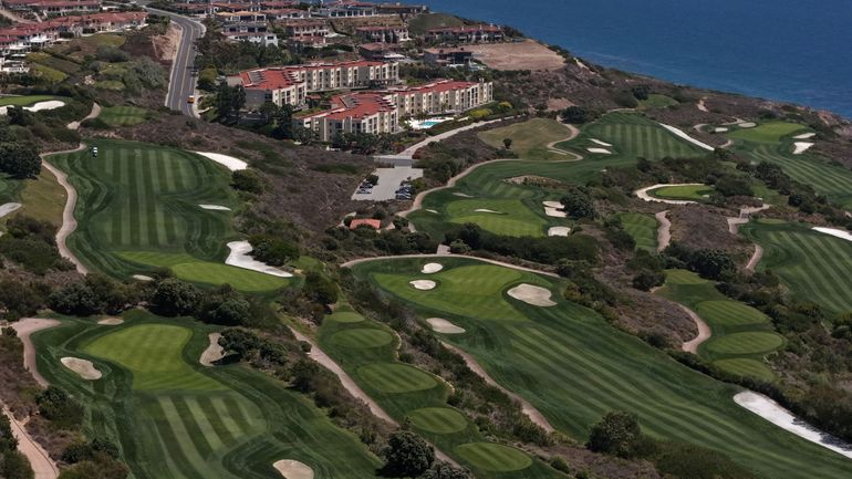 Etats-Unis : un homme armé arrêté sur un golf de Donald Trump poursuivi pour possession illégale d'arme à feu