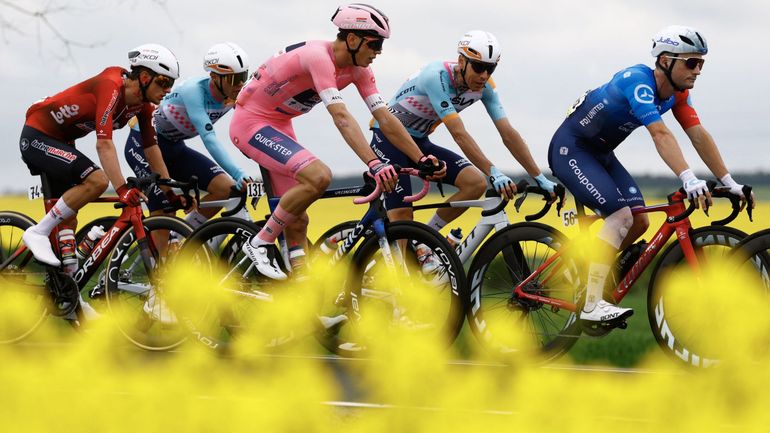 Direct commenté, Giro, 2e étape : Arnaud De Lie distancé, 2 hommes à l'avant